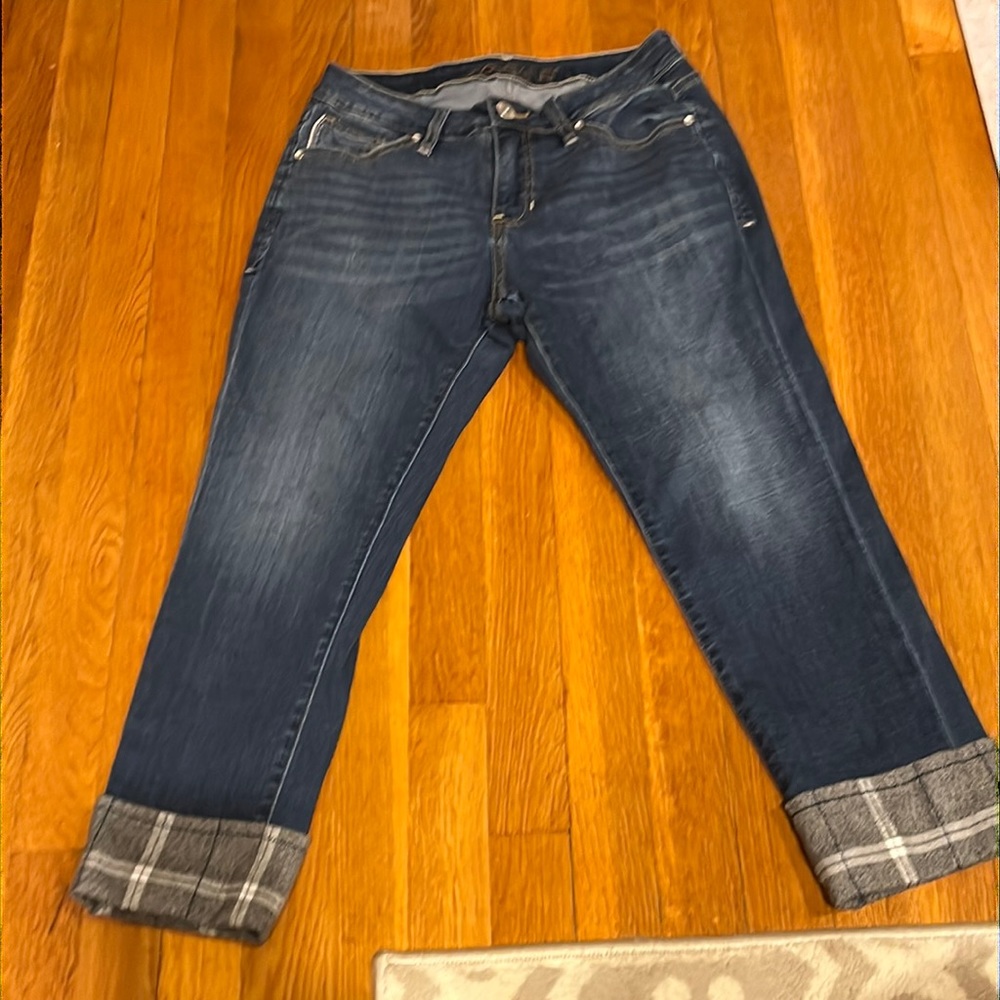 Women’s Worn Once JAG CROPPED JEANS.SZ. 4P. Waist 14” Inseam:22”.Cuffed Material